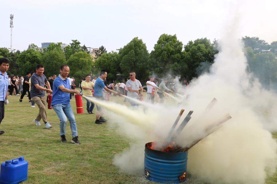 2025年巨星海寧工廠消防演習 (19).jpg